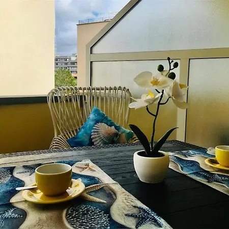 A Due Passi Dal Mare * ليفورنو