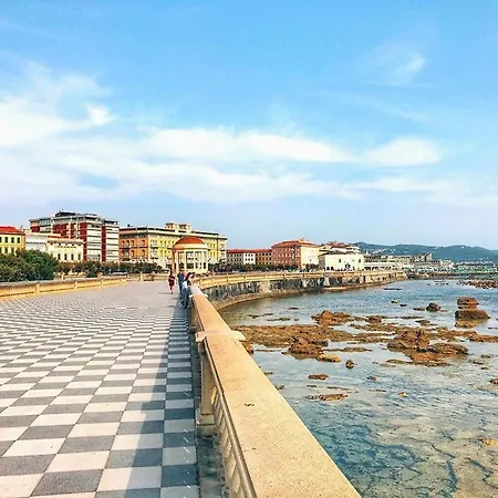 A Due Passi Dal Mare * 利沃诺